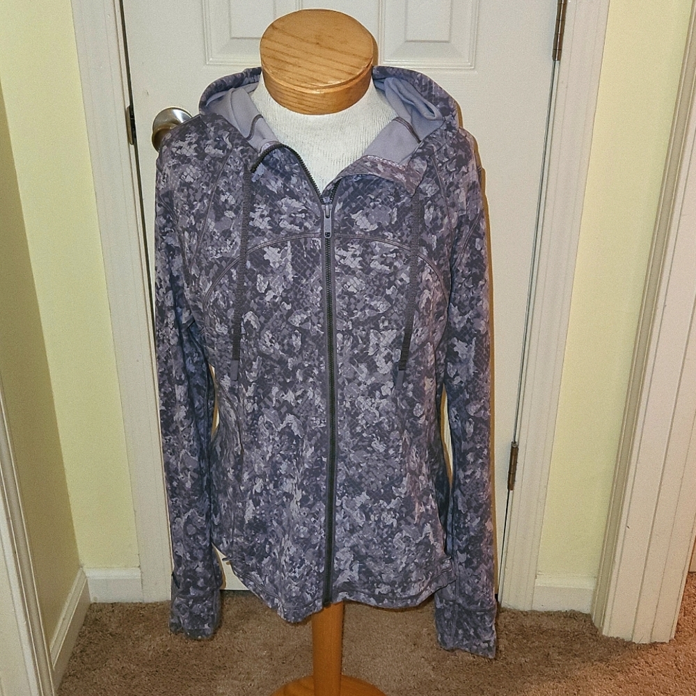 Lululemon Define nulu hooded jacket